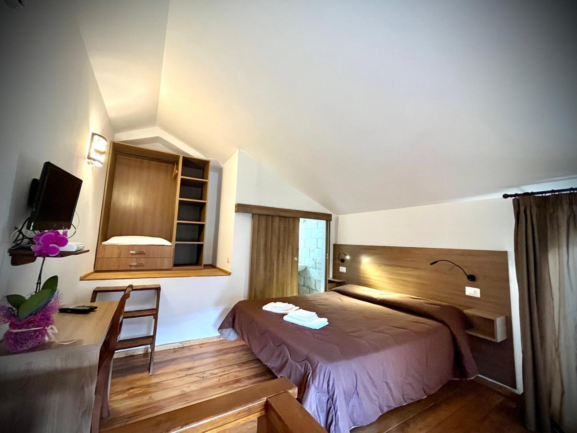 Hotel Pinguino بيسكاسيرولي المظهر الخارجي الصورة