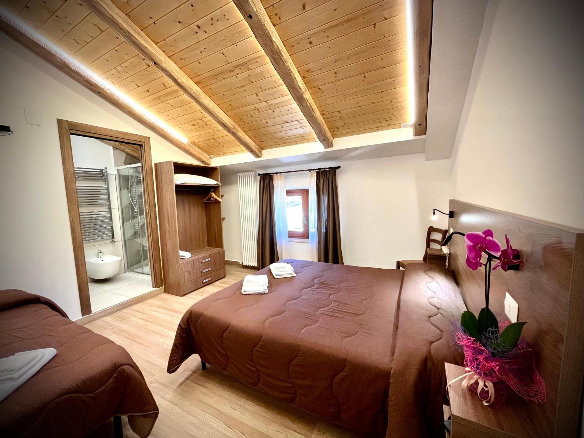 Hotel Pinguino بيسكاسيرولي المظهر الخارجي الصورة