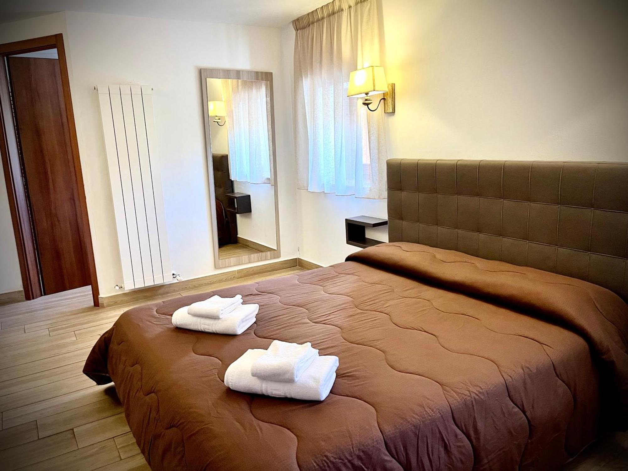 Hotel Pinguino بيسكاسيرولي المظهر الخارجي الصورة