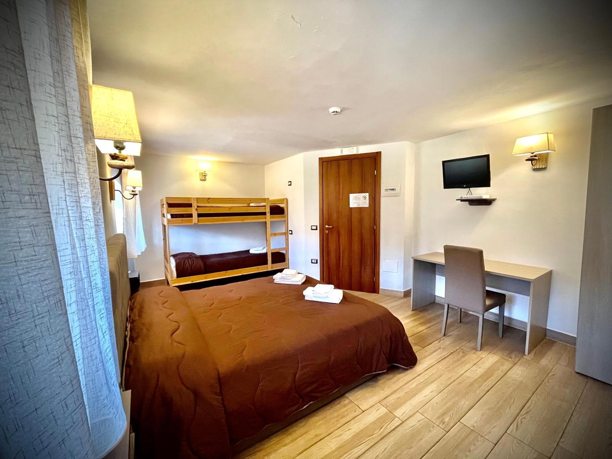 Hotel Pinguino بيسكاسيرولي المظهر الخارجي الصورة
