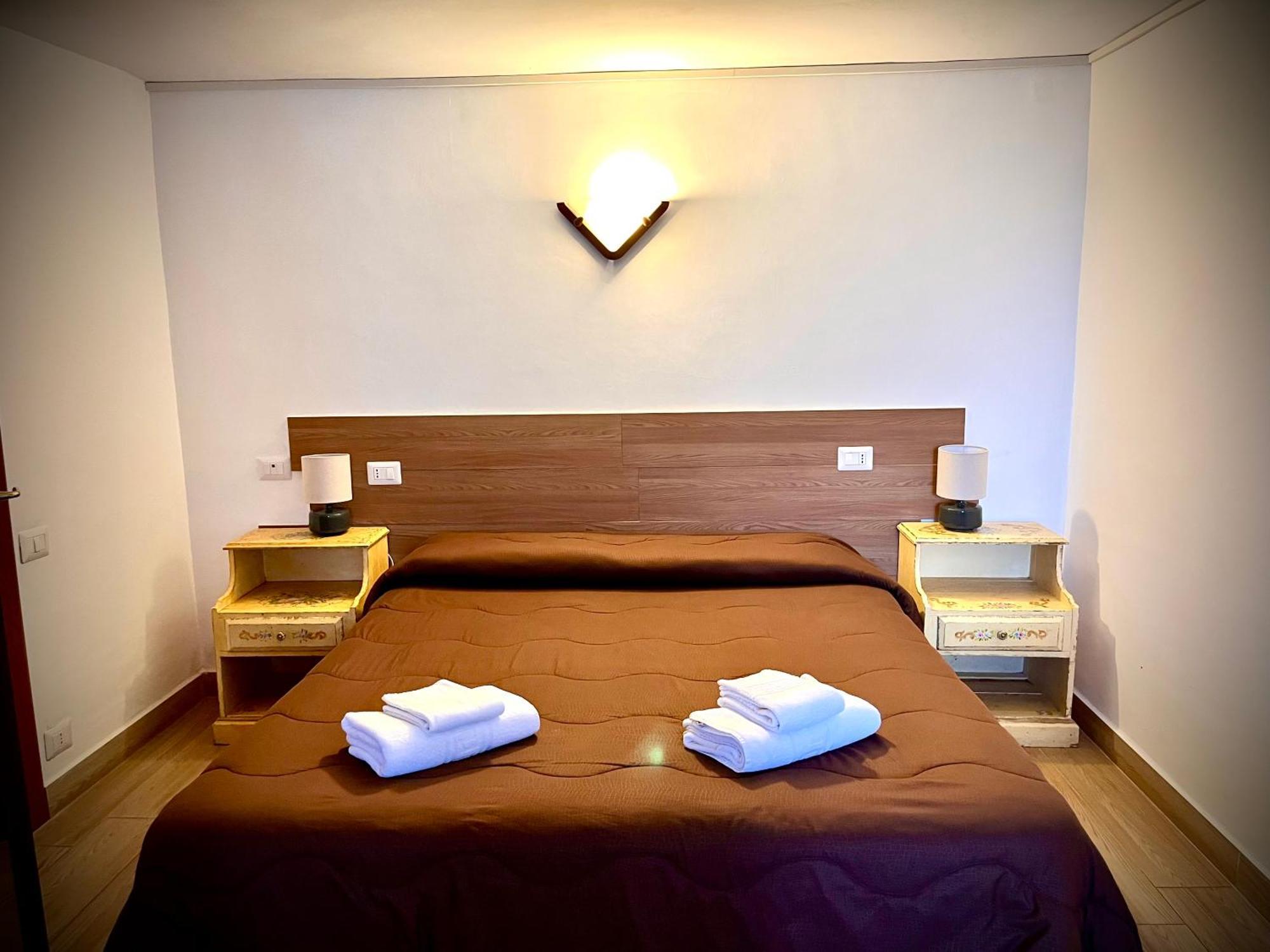 Hotel Pinguino بيسكاسيرولي المظهر الخارجي الصورة