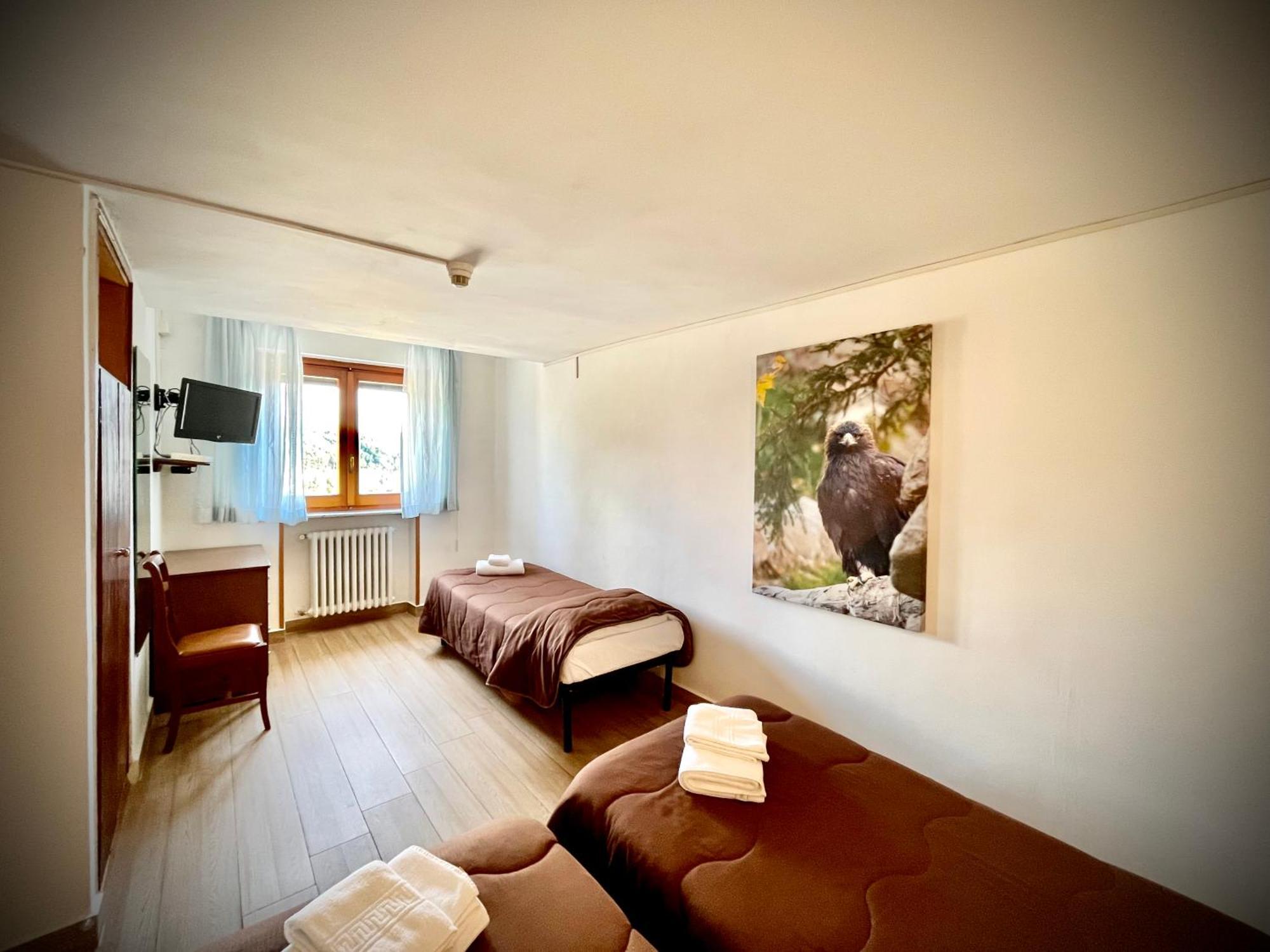 Hotel Pinguino بيسكاسيرولي المظهر الخارجي الصورة