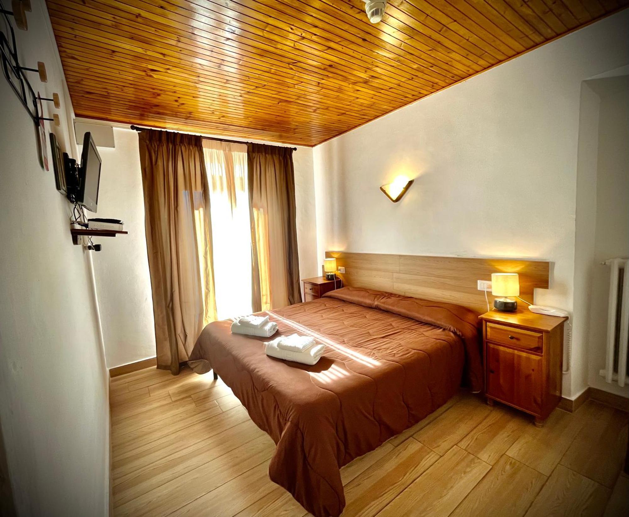 Hotel Pinguino بيسكاسيرولي المظهر الخارجي الصورة
