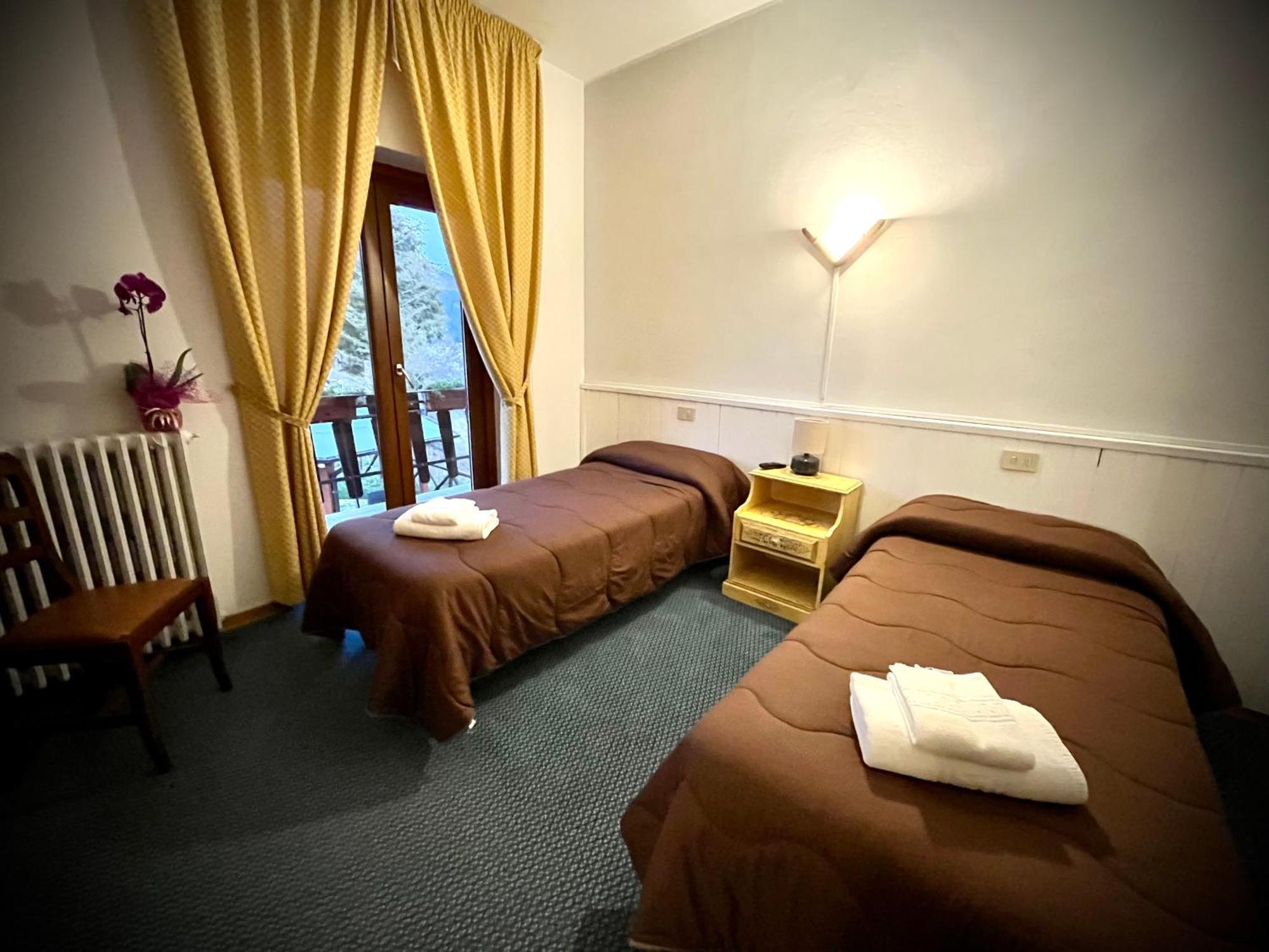 Hotel Pinguino بيسكاسيرولي الغرفة الصورة
