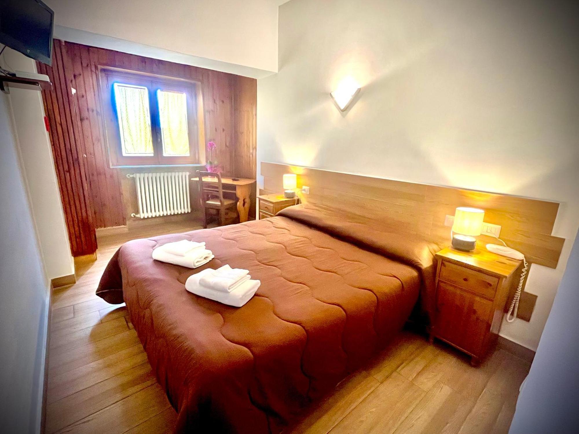 Hotel Pinguino بيسكاسيرولي المظهر الخارجي الصورة
