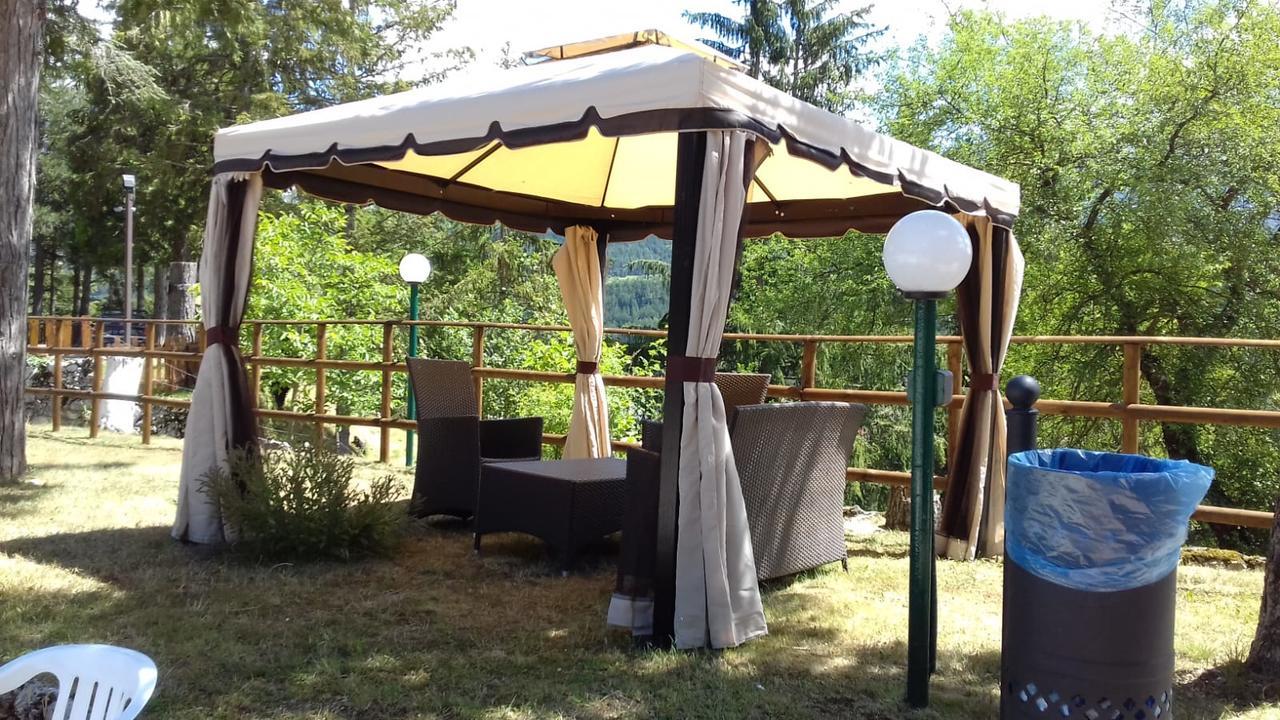 Hotel Pinguino بيسكاسيرولي المظهر الخارجي الصورة